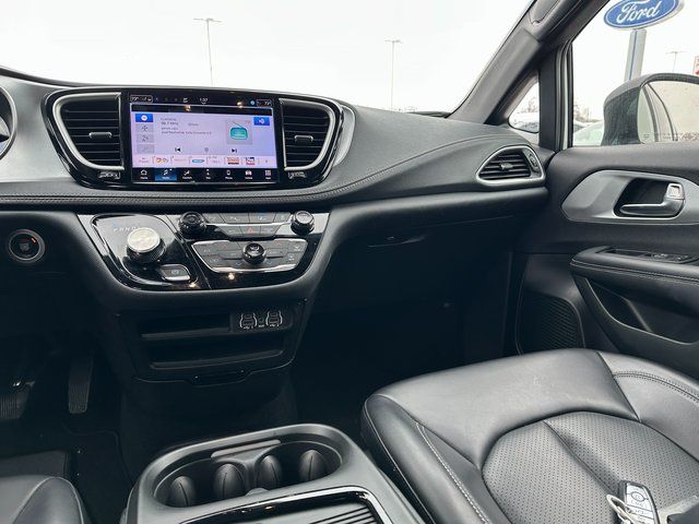 2024 Chrysler Pacifica Plug-In Hybrid Select Van Passenger Van