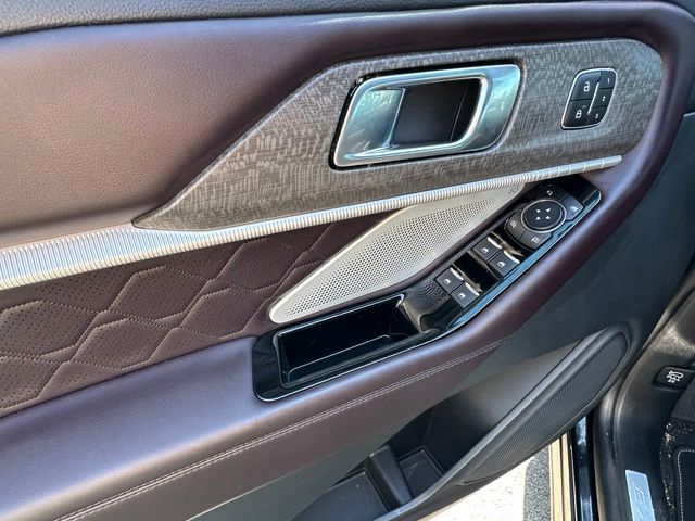 2025 Ford Explorer Platinum SUV