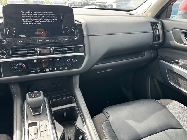 2023 Nissan Pathfinder SL SUV