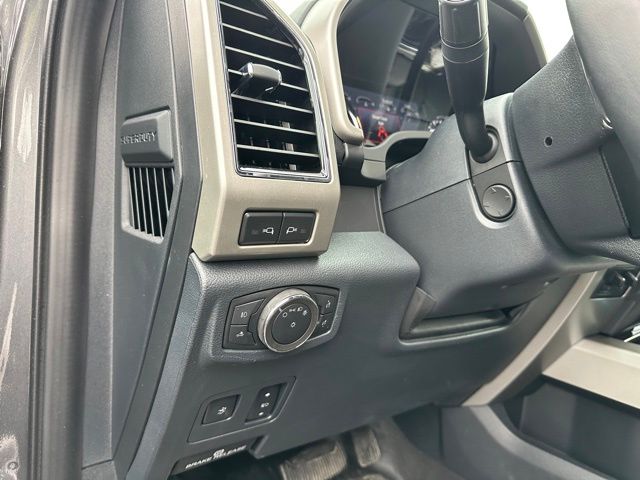 2022 Ford F-250 Lariat Truck Crew Cab