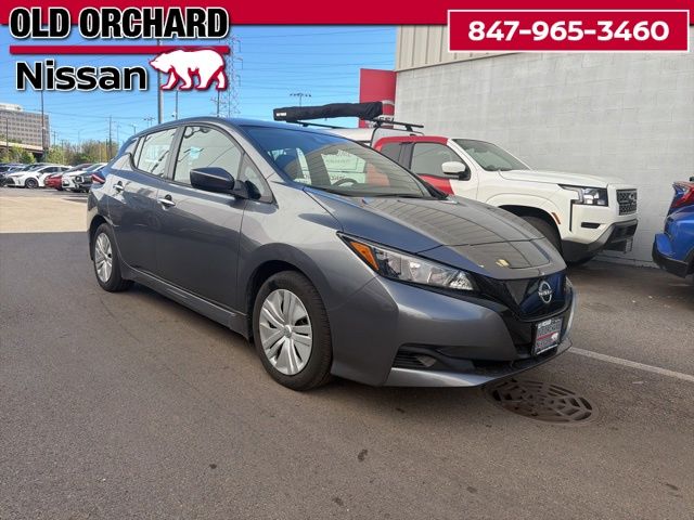 2023 Nissan Leaf S's photo