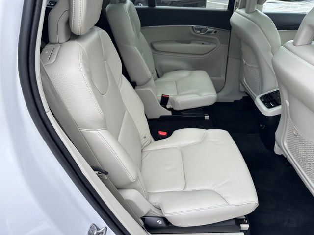 2020 Volvo XC90 T6 Momentum SUV