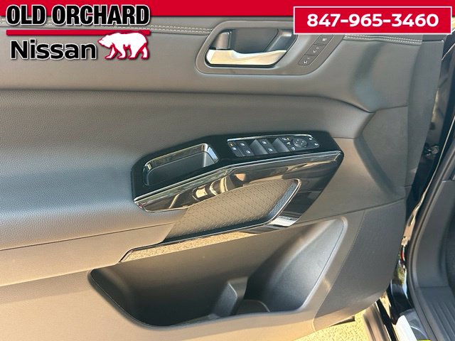2026 Nissan Pathfinder Platinum SUV