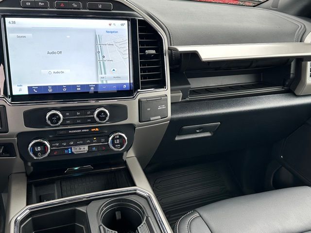 2022 Ford F-250 Lariat Truck Crew Cab