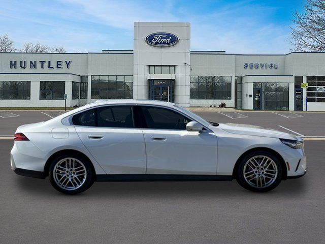 2024 BMW 530i 530i xDrive Sedan