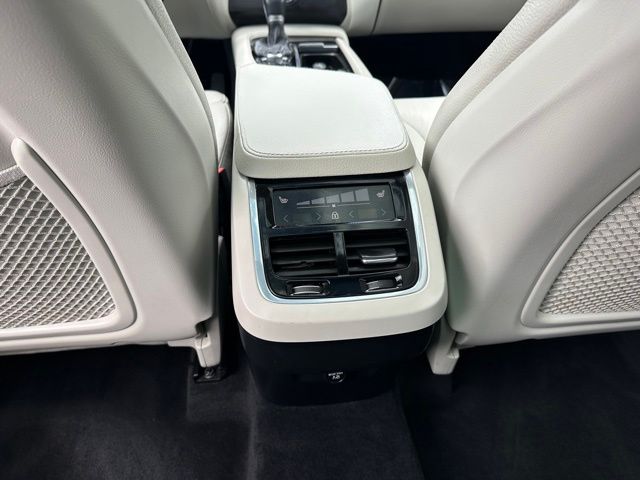 2020 Volvo XC90 T6 Momentum SUV