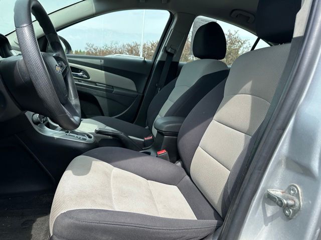 2014 Chevrolet Cruze LS Sedan