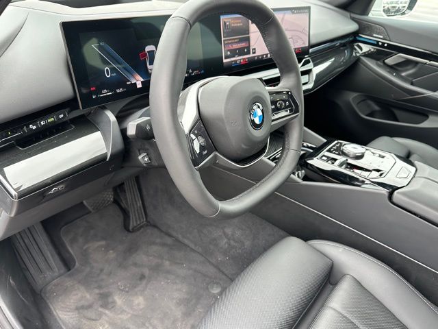 2025 BMW 530i 530i xDrive Sedan