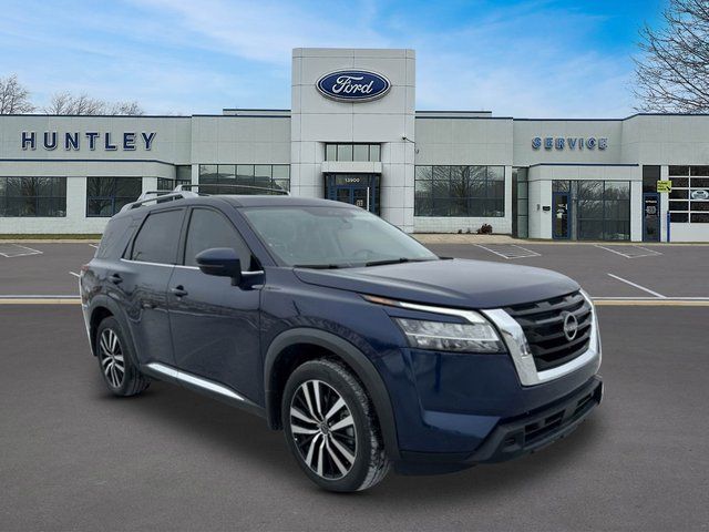 2024 Nissan Pathfinder Platinum SUV