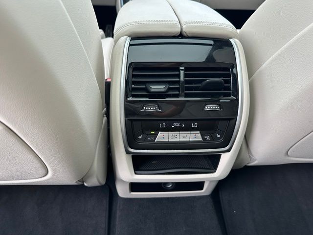 2022 BMW X5 M50i SUV