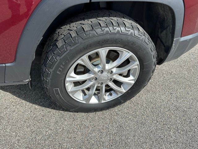 2019 Jeep Cherokee Latitude SUV