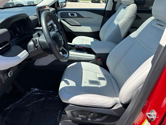 2025 Ford Explorer Platinum SUV