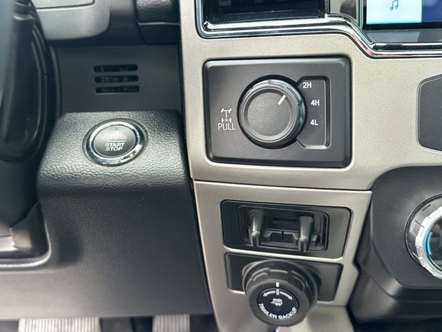 2022 Ford F-350 Lariat Truck Crew Cab