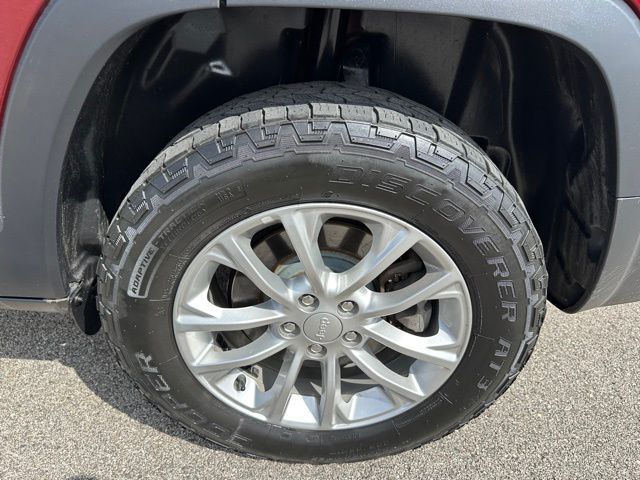 2019 Jeep Cherokee Latitude SUV