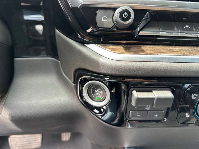 2022 Chevrolet Silverado 1500 RST Truck Crew Cab