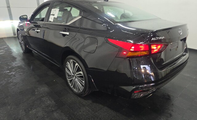 2024 Nissan Altima Platinum Sedan