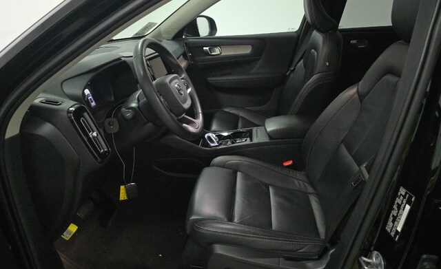 2023 Volvo XC40 B5 Plus Bright Theme SUV