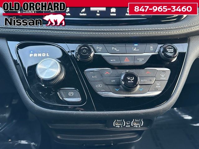2024 Chrysler Pacifica Plug-In Hybrid Select Van Passenger Van
