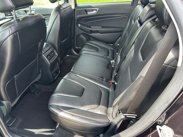 2022 Ford Edge Titanium SUV