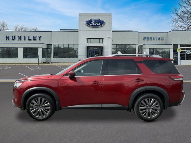 2023 Nissan Pathfinder SL SUV