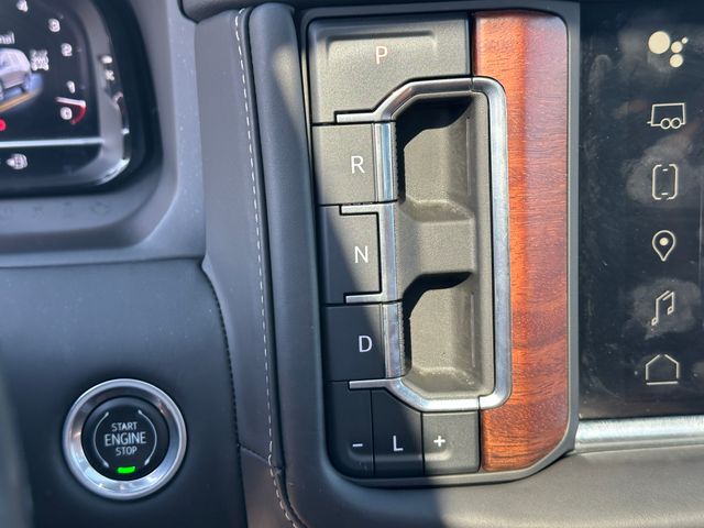 2023 GMC Yukon Denali Ultimate SUV