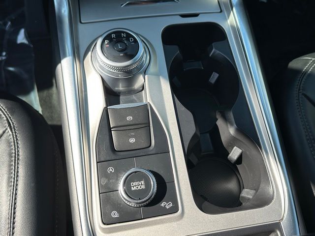 2024 Ford Explorer XLT SUV