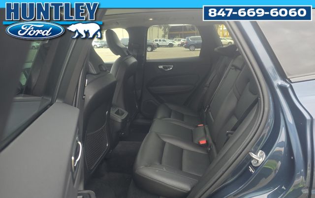 2025 Volvo XC60 B5 Core SUV