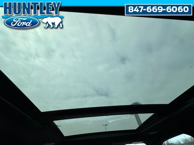 2022 Ford F-150 Lariat Truck SuperCrew Cab