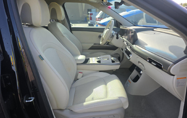 2023 Genesis GV60 Advanced SUV