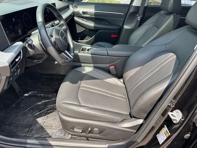 2025 Hyundai Sonata Hybrid Limited Sedan