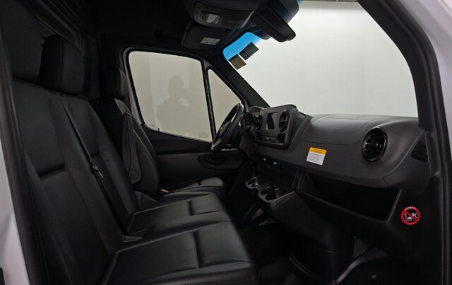 2024 Mercedes-Benz Sprinter 2500 Cargo 170 WB Van