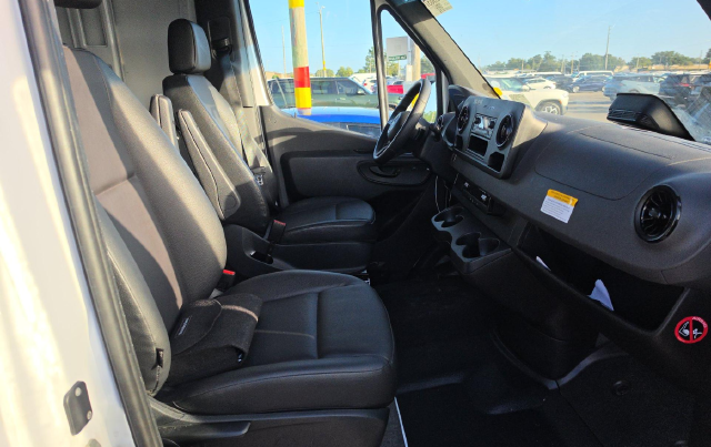2025 Mercedes-Benz Sprinter 2500 Cargo 170 WB Van Cargo Van