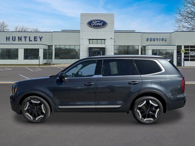 2023 Kia Telluride S SUV