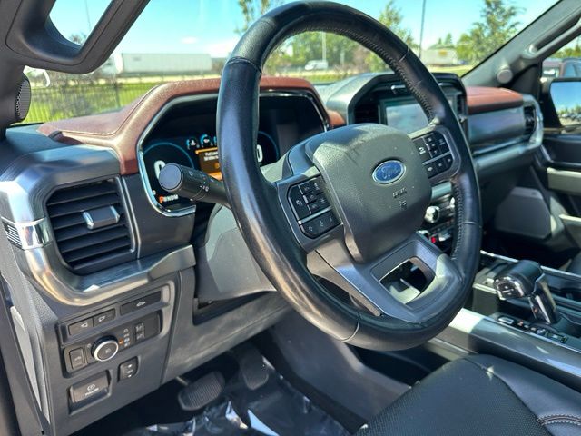 2022 Ford F-150 Lariat Truck SuperCrew Cab