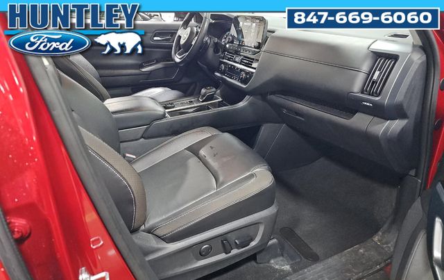 2023 Nissan Pathfinder SL SUV