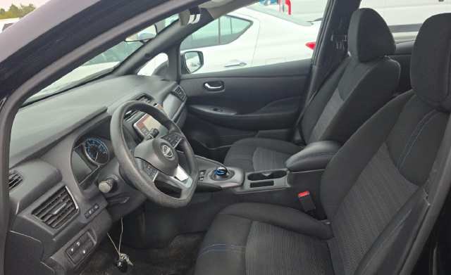 2025 Nissan LEAF S Hatchback