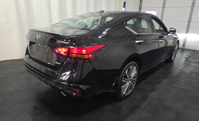 2024 Nissan Altima Platinum Sedan