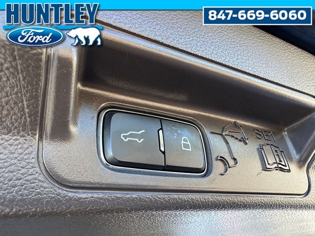 2022 Ford Explorer Platinum SUV