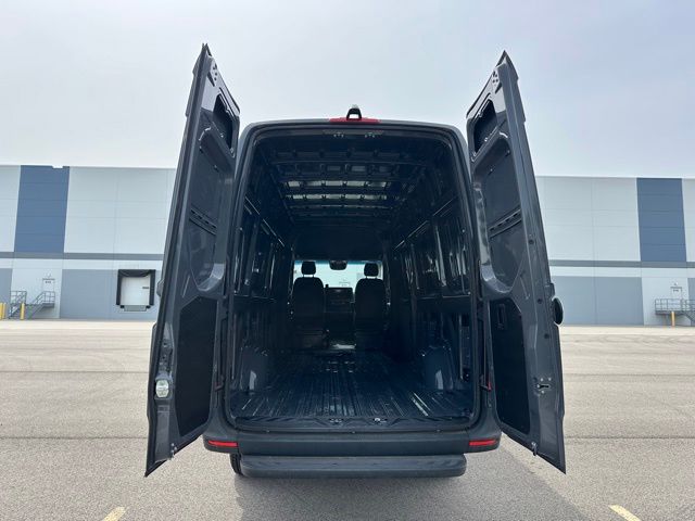 2024 Mercedes-Benz Sprinter 2500 Cargo 170 WB Van