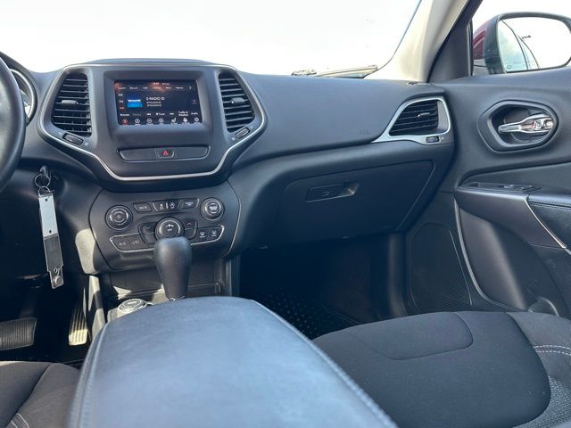 2019 Jeep Cherokee Latitude SUV