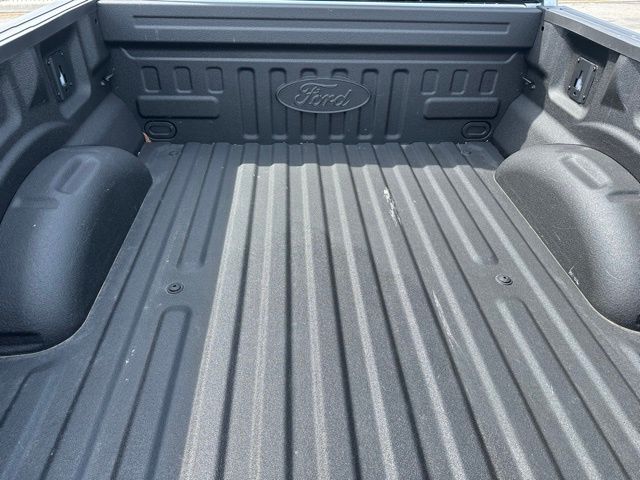 2022 Ford F-150 Lightning Lariat Truck SuperCrew Cab