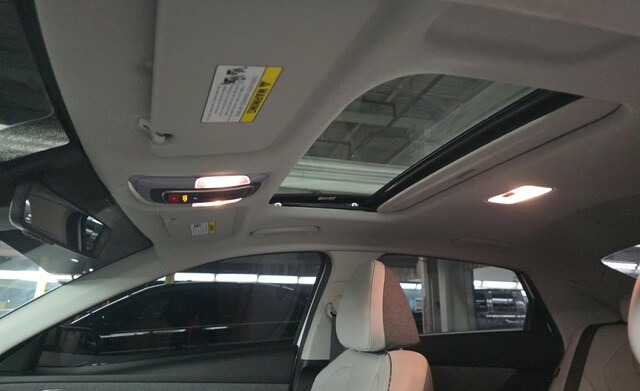 2025 Hyundai Elantra Limited Sedan