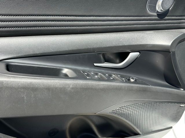 2023 Hyundai Elantra HEV Limited Sedan